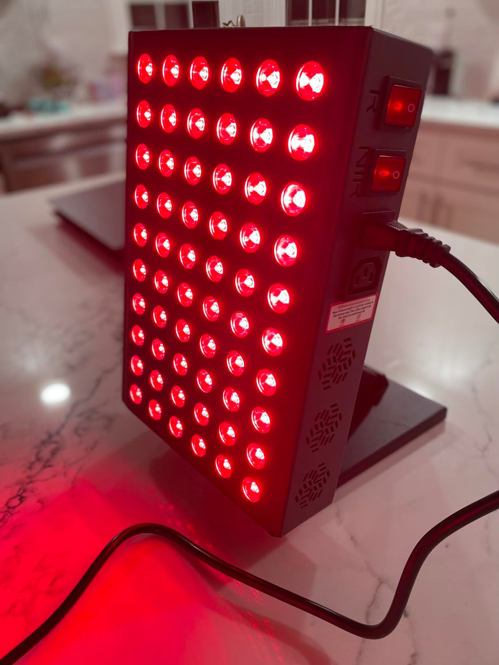 Hooga PRO300 Red Light Therapy Panel - Dual-Chip LEDs, 660nm + 850nm, Timer & Stand - New - photo 3